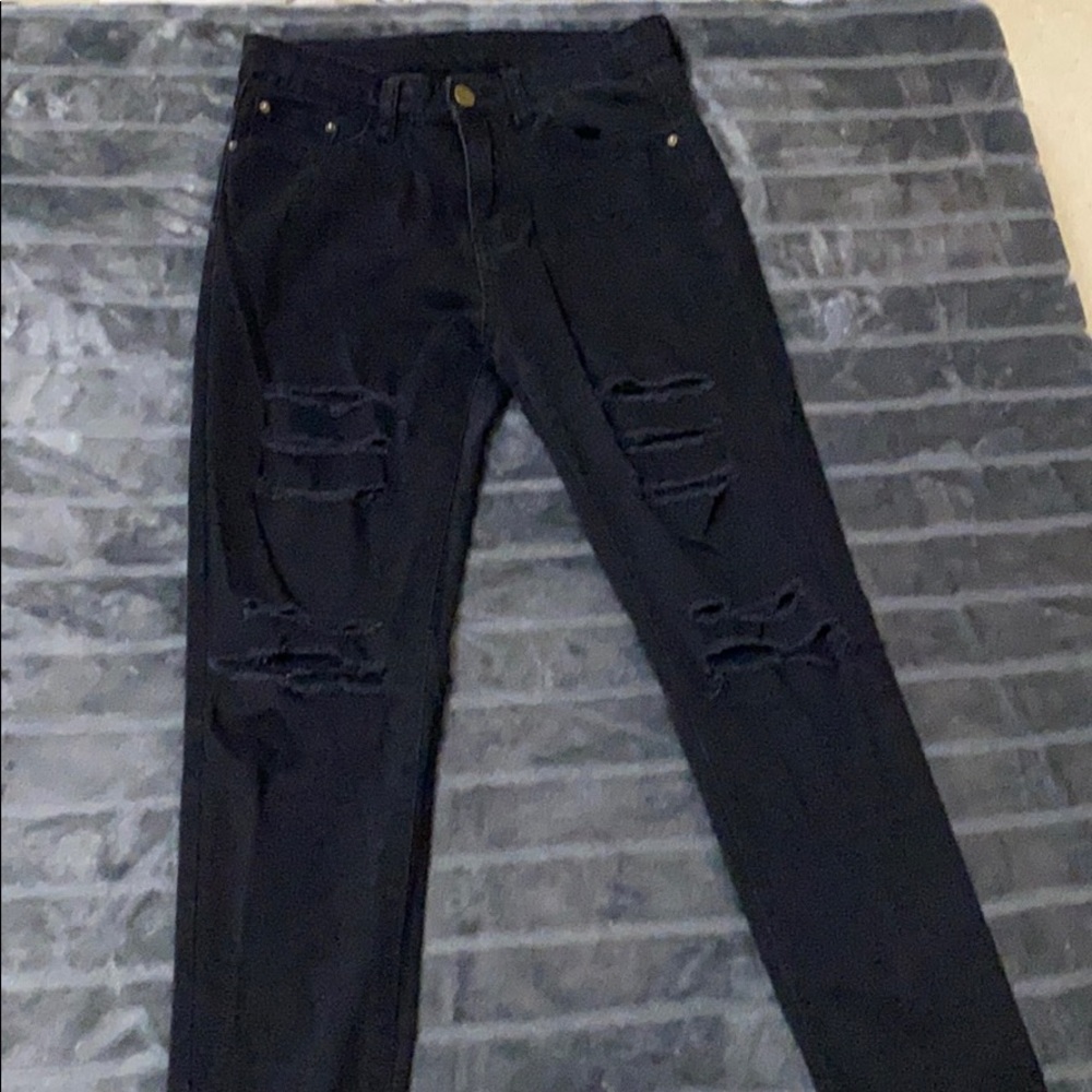 Black ripped skinny jeans